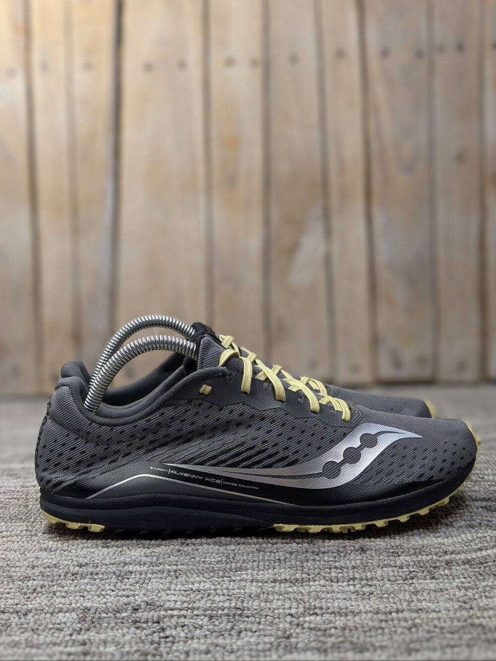 Women's Saucony Kilkenny XC8 in Gray/Yellow